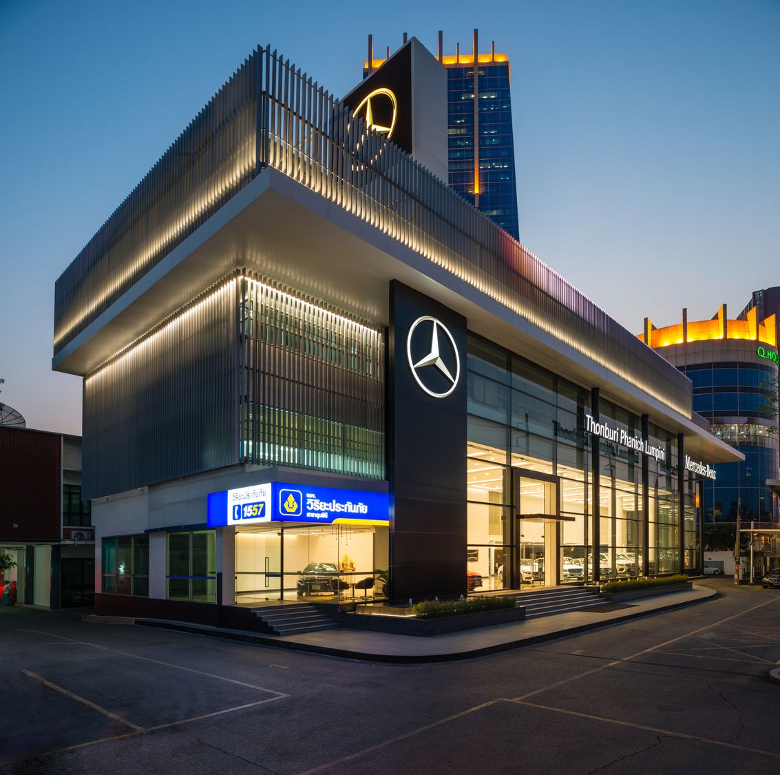 Mercedes Benz Lumpini Showroom
