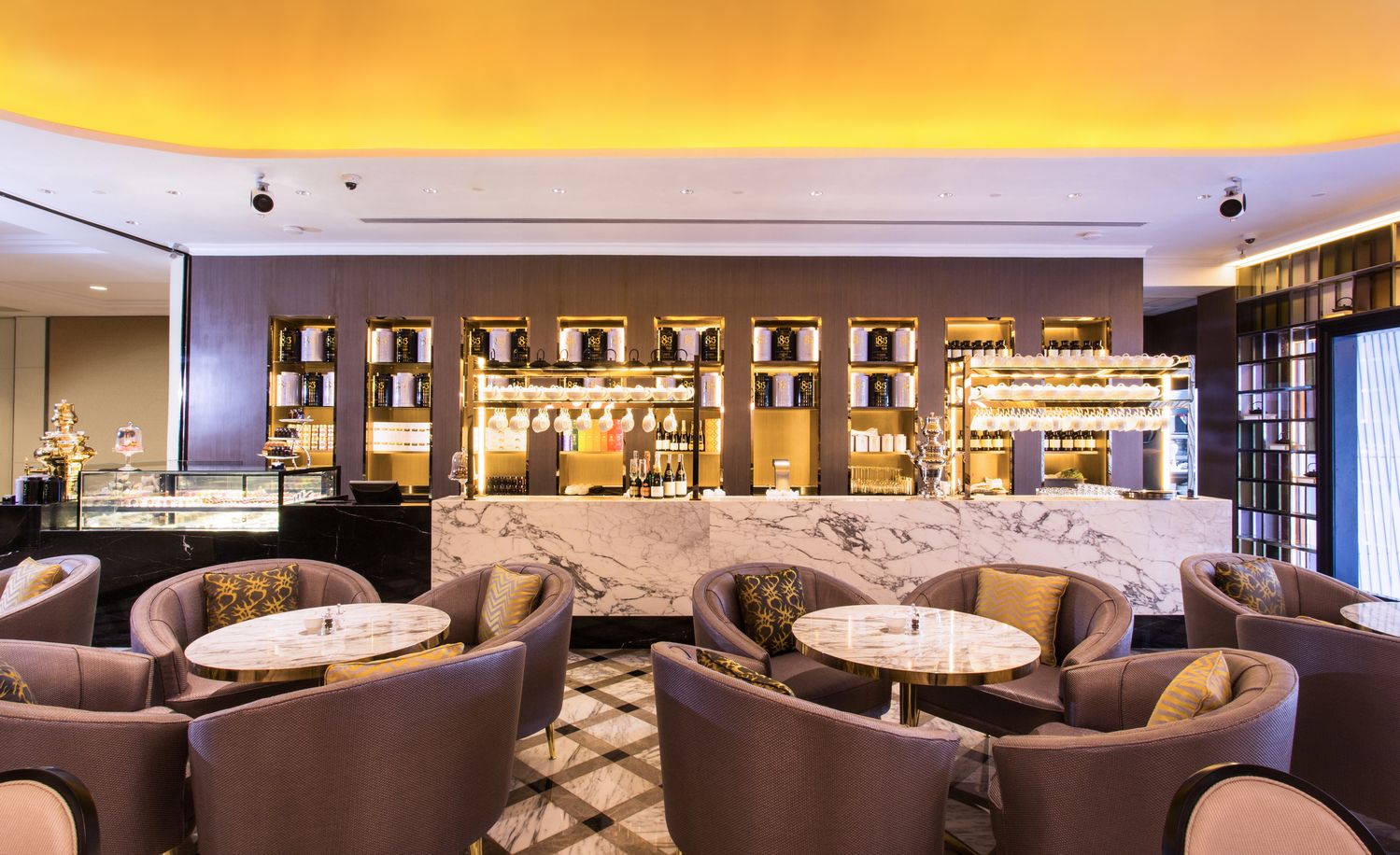 1832 Tea Lounge by Ronnefeldt