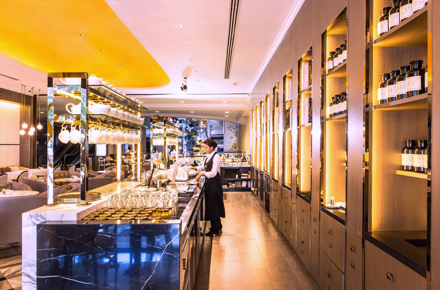1832 Tea Lounge by Ronnefeldt