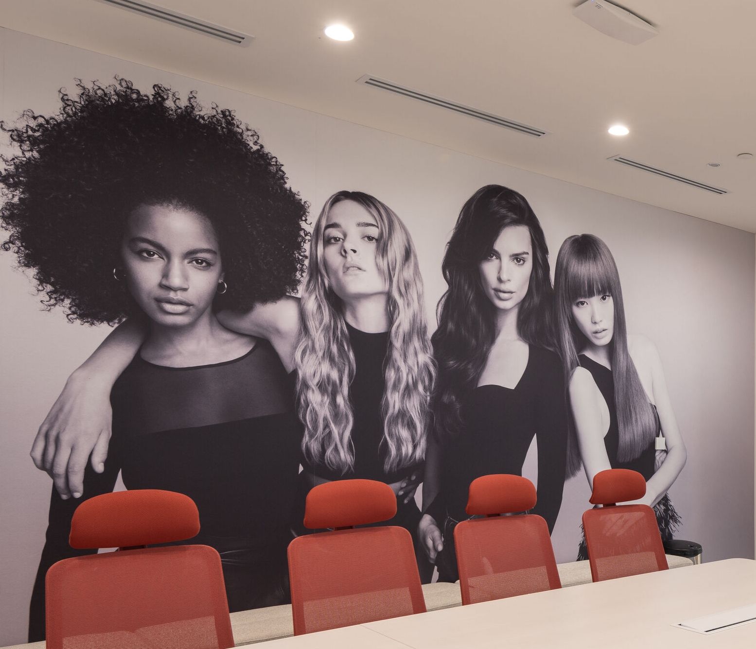 Transforming Corporate Interiors: L'Oréal and dwp Embrace the Art of Storytelling